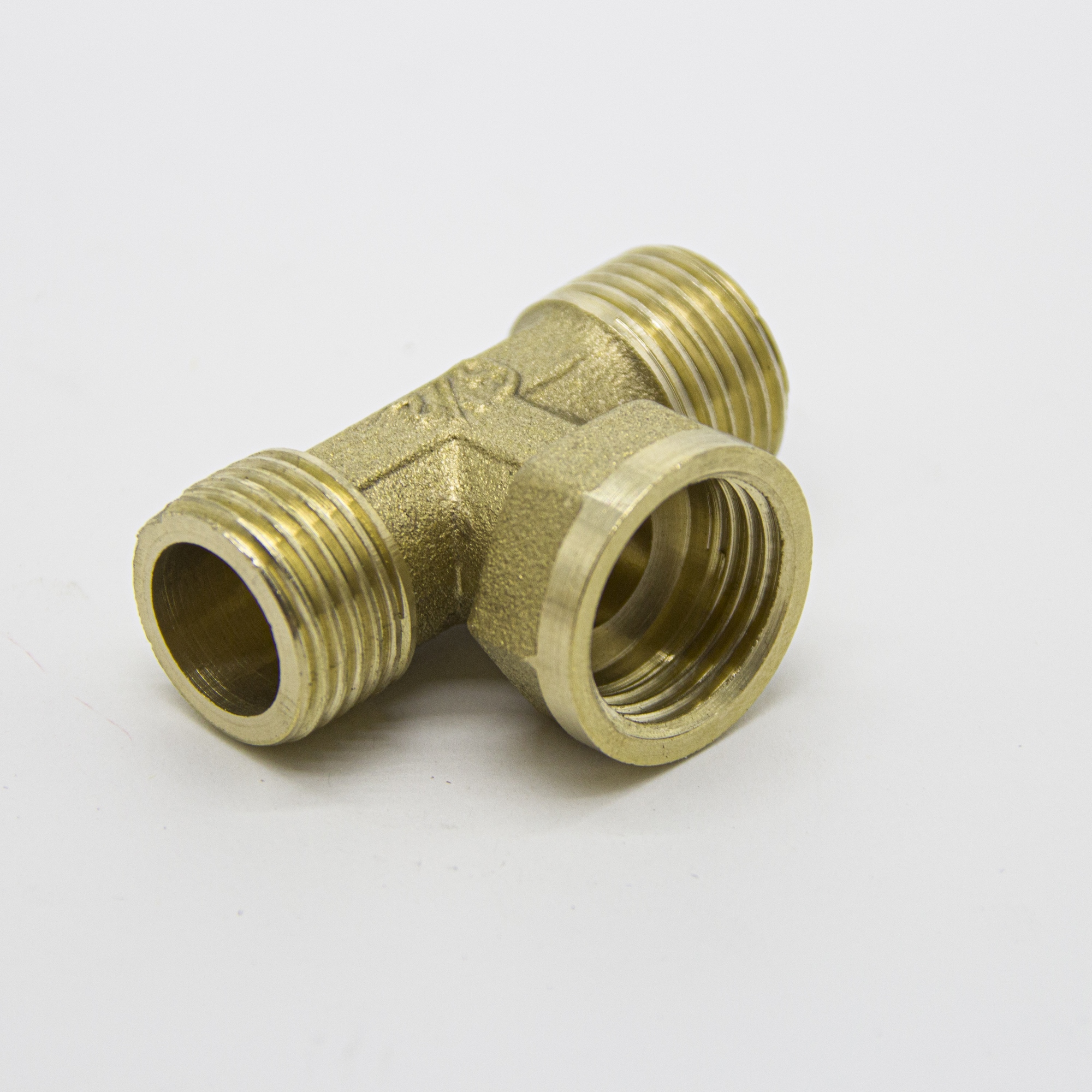 სამკაპი ლატუნის გ-შ-გ M1/2*F1/2*M1/2 — ფიტინგები